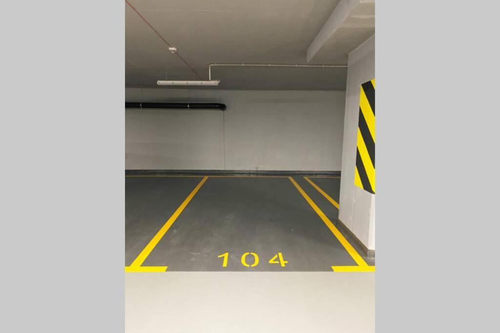 Exclusive 2Br! Apartment Near City Center +Netflix Varsóvia Exterior foto