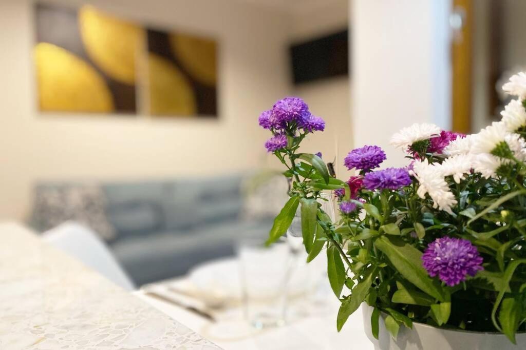Exclusive 2Br! Apartment Near City Center +Netflix Varsóvia Exterior foto