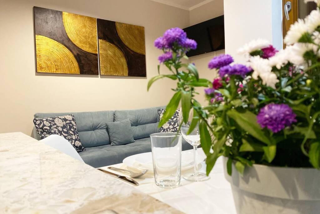 Exclusive 2Br! Apartment Near City Center +Netflix Varsóvia Exterior foto